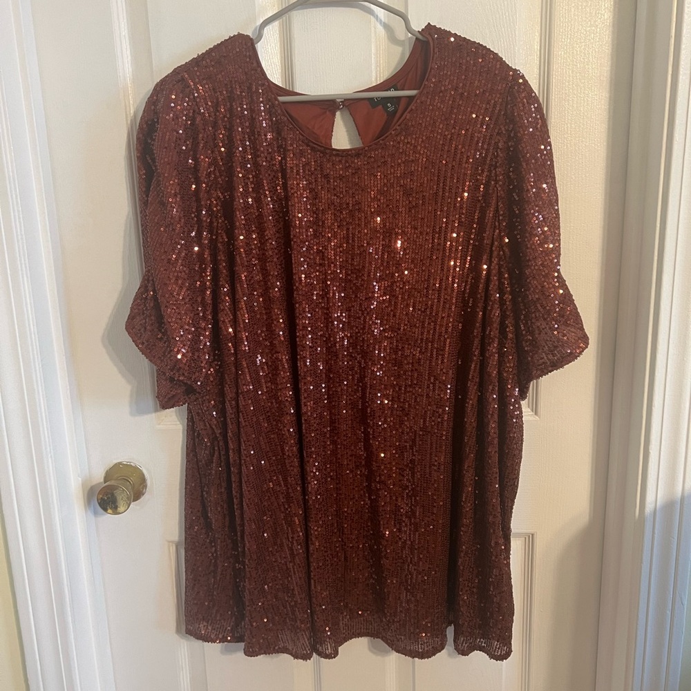 Torrid Sequin Short Sleeve Top - Maroon Size 5